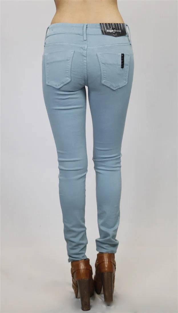 Black Orchid Denim Mid Rise Jegging in Escapade