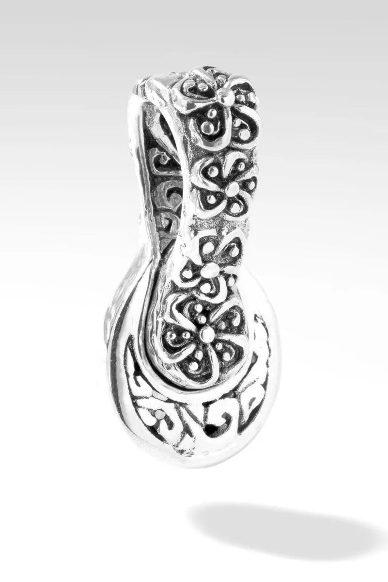 Garden Grace Pendant™ in Pink Cashmere™ Mystic Quartz