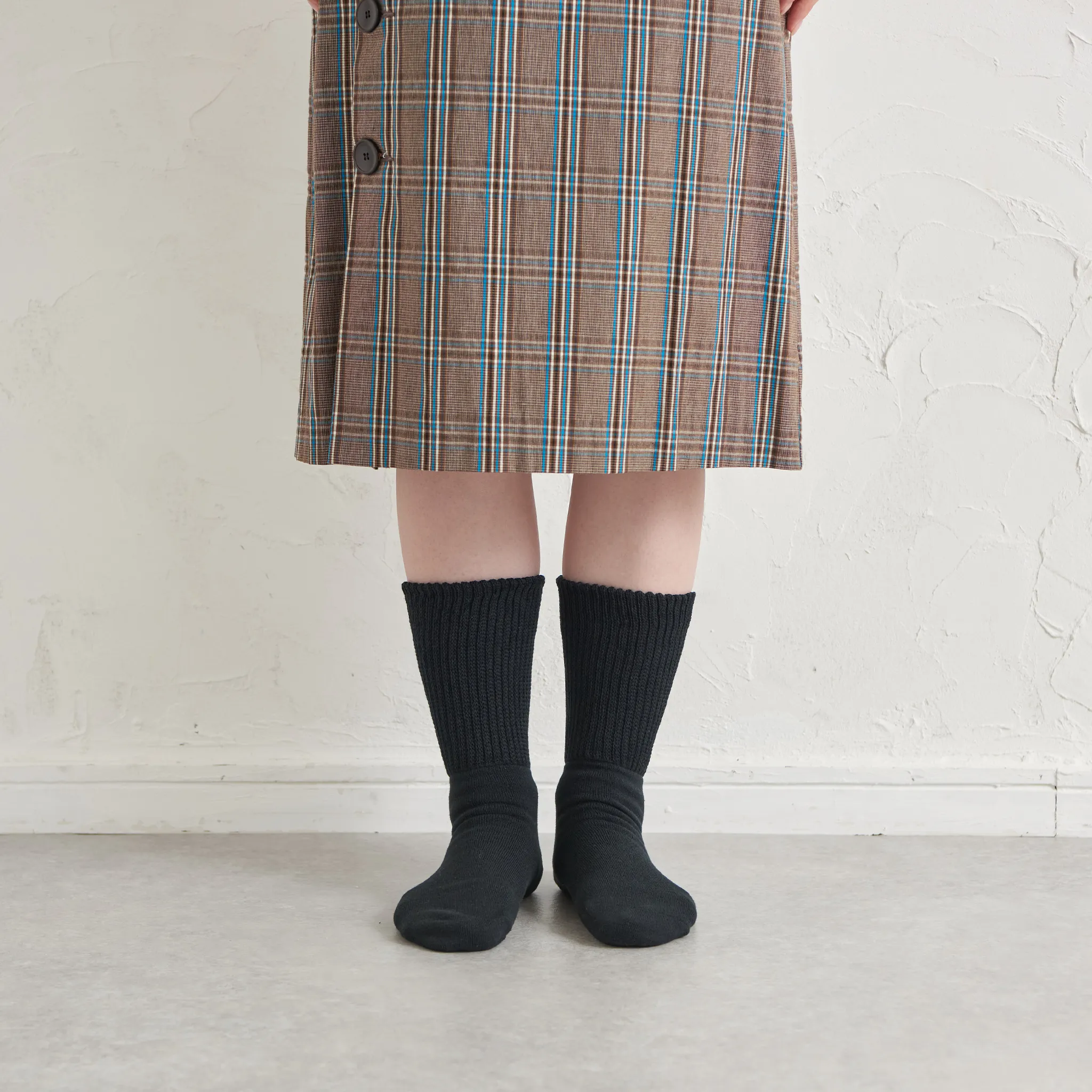 Loose-fitting heel-smoothing socks with elastic cuffs - 649