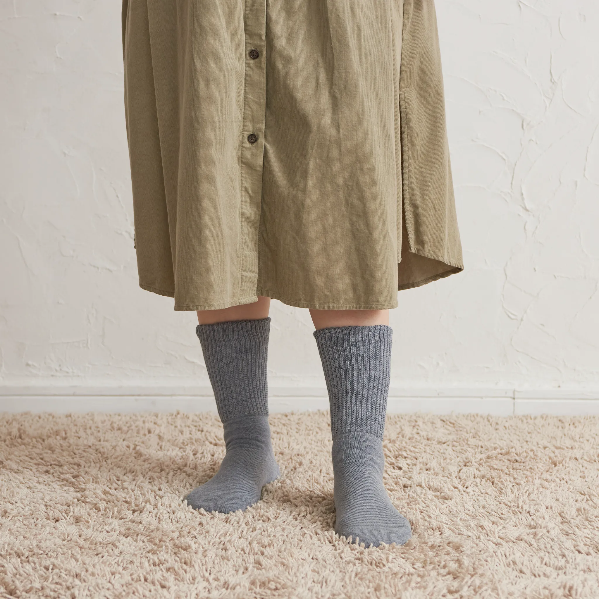 Loose-fitting heel-smoothing socks with elastic cuffs - 649