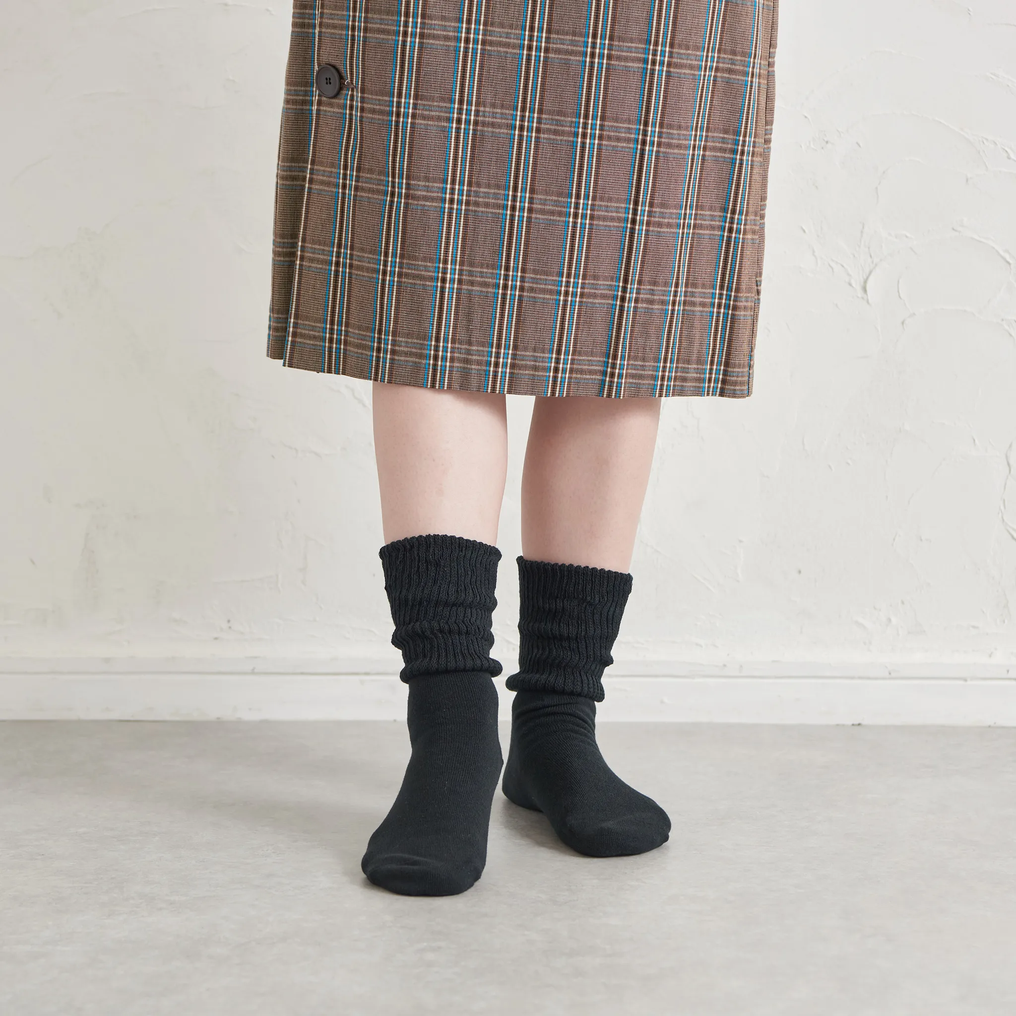 Loose-fitting heel-smoothing socks with elastic cuffs - 649