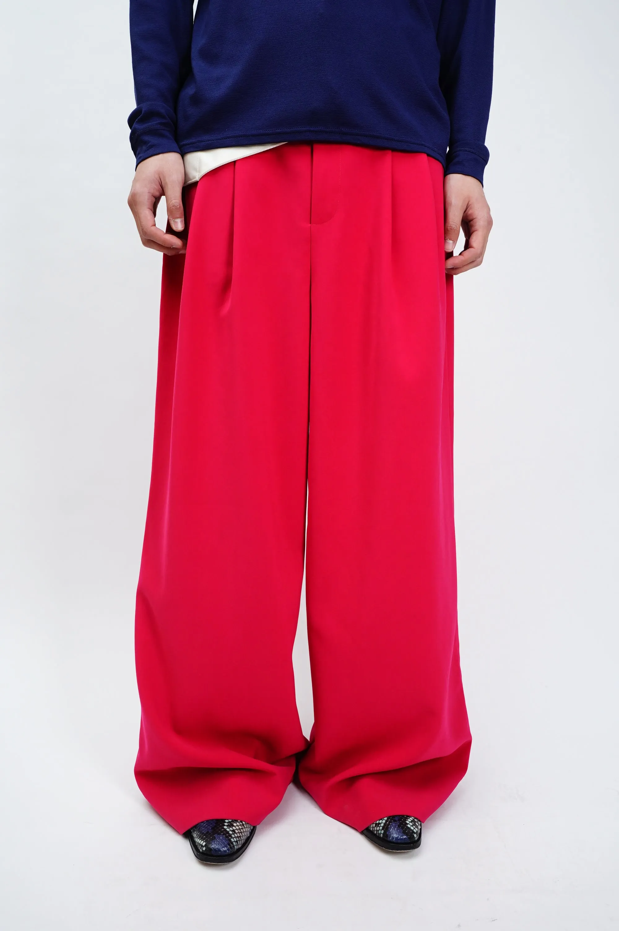 "UNKNOWN" -Two Tuck Wide Slacks-